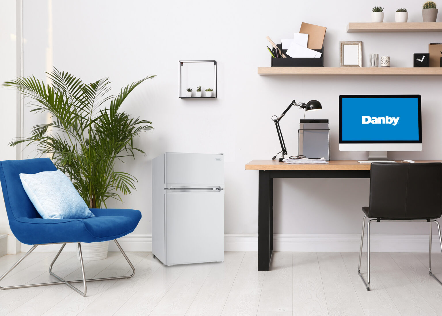 Danby 3.1 cu. ft. 2door Compact Fridge in White DCR031B1WDD Danby