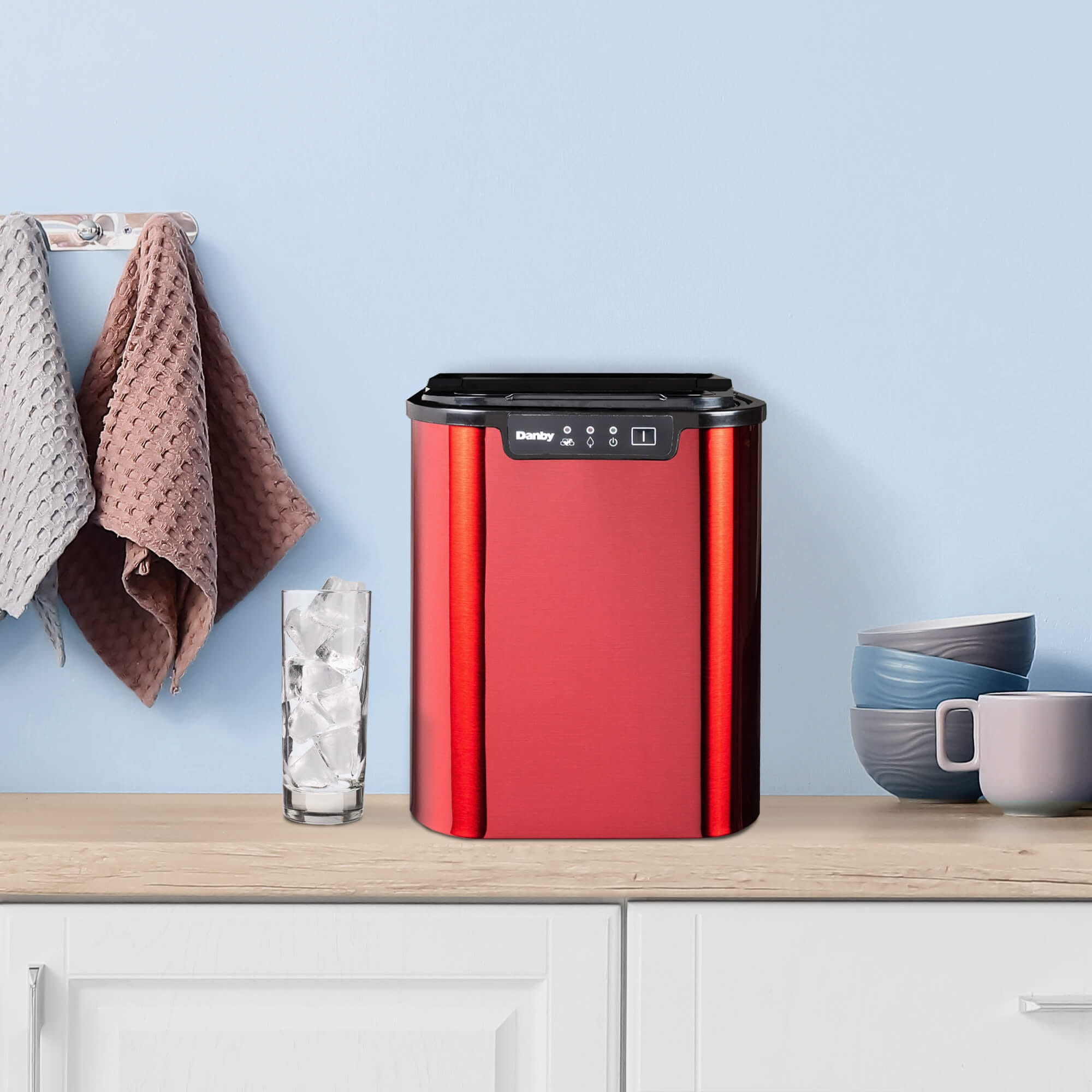 The Danby Countertop Ice Maker is a GameChanger for Home Entertainment