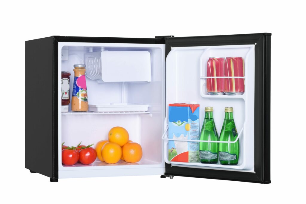 DCR017B1BM_open_center_full-min-scaled