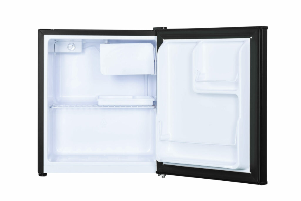 DCR017B1BM_open_empty-scaled