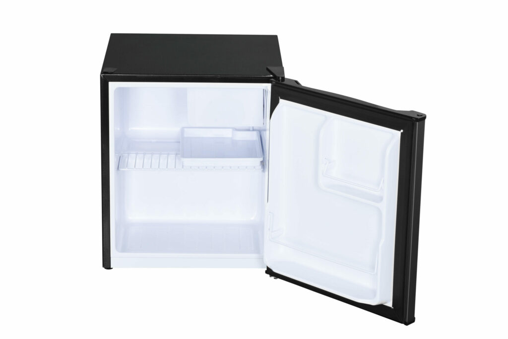 DCR017B1SLM_open_empty-scaled