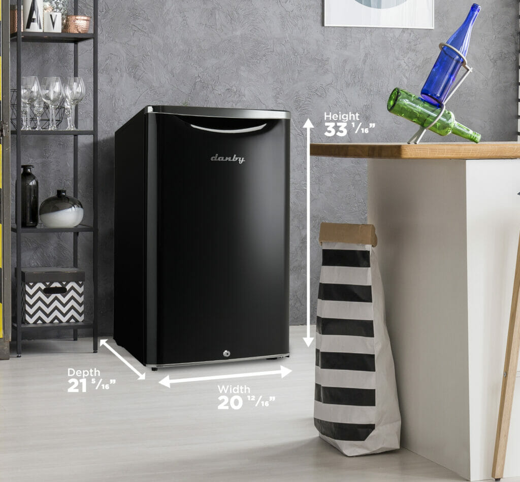 Danby 4.4 cu. ft. Retro Compact Fridge in Midnight Black DAR044A6MDB