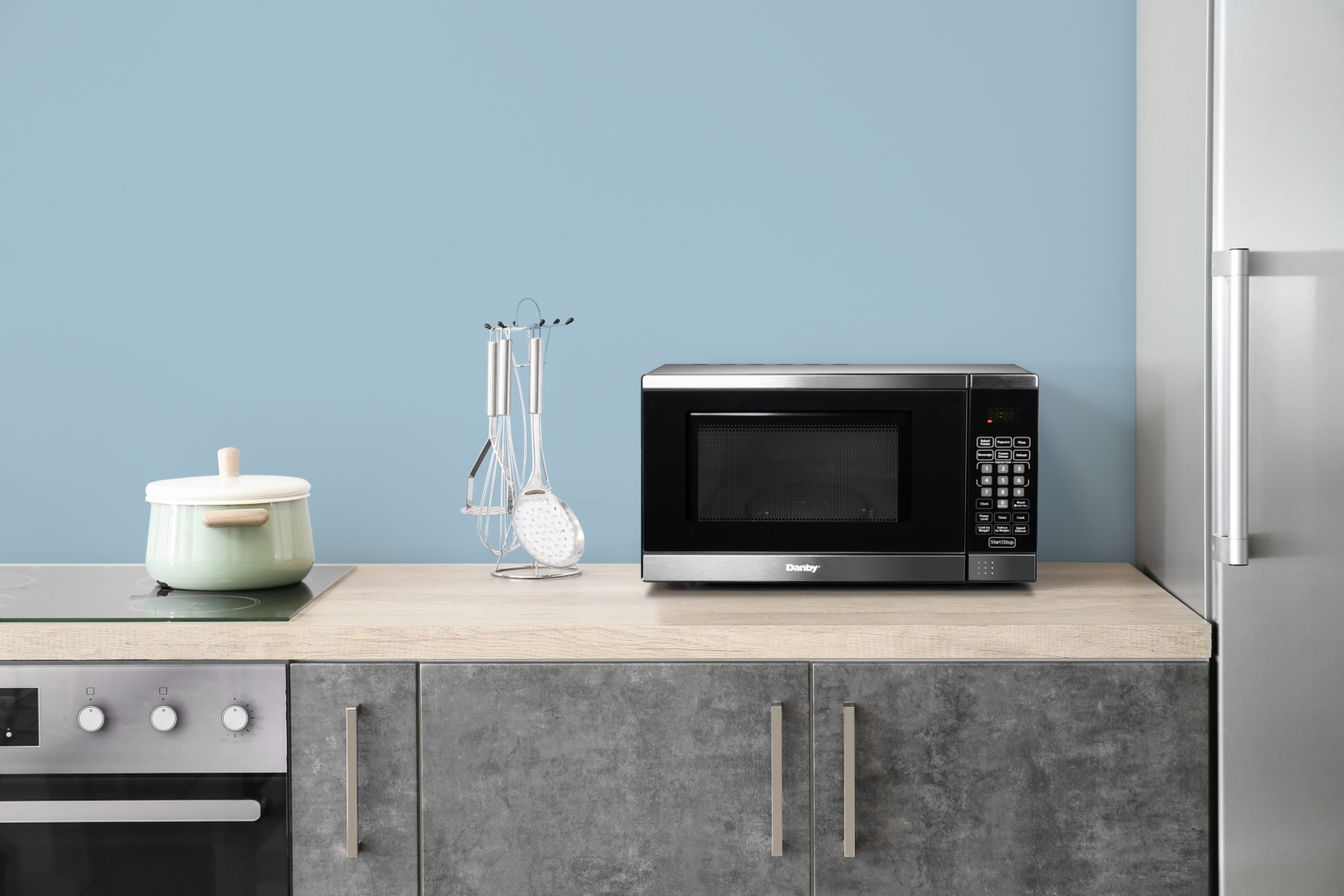 Danby Designer 0.7 cu. ft. Space Saving Under the Cupboard Microwave