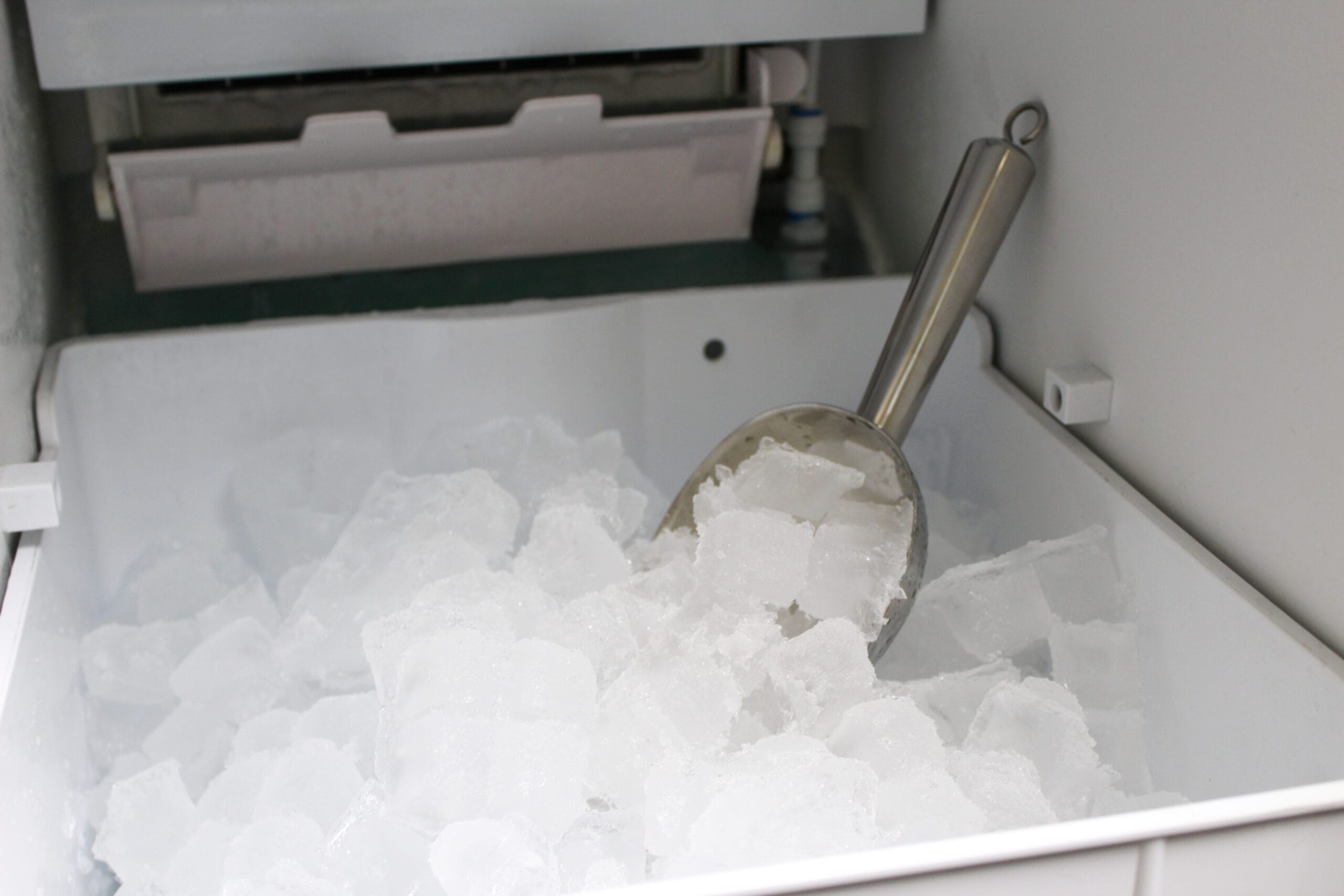 Silhouette 15" Wide Built-in Ice Maker in Stainless Steel - Image 3