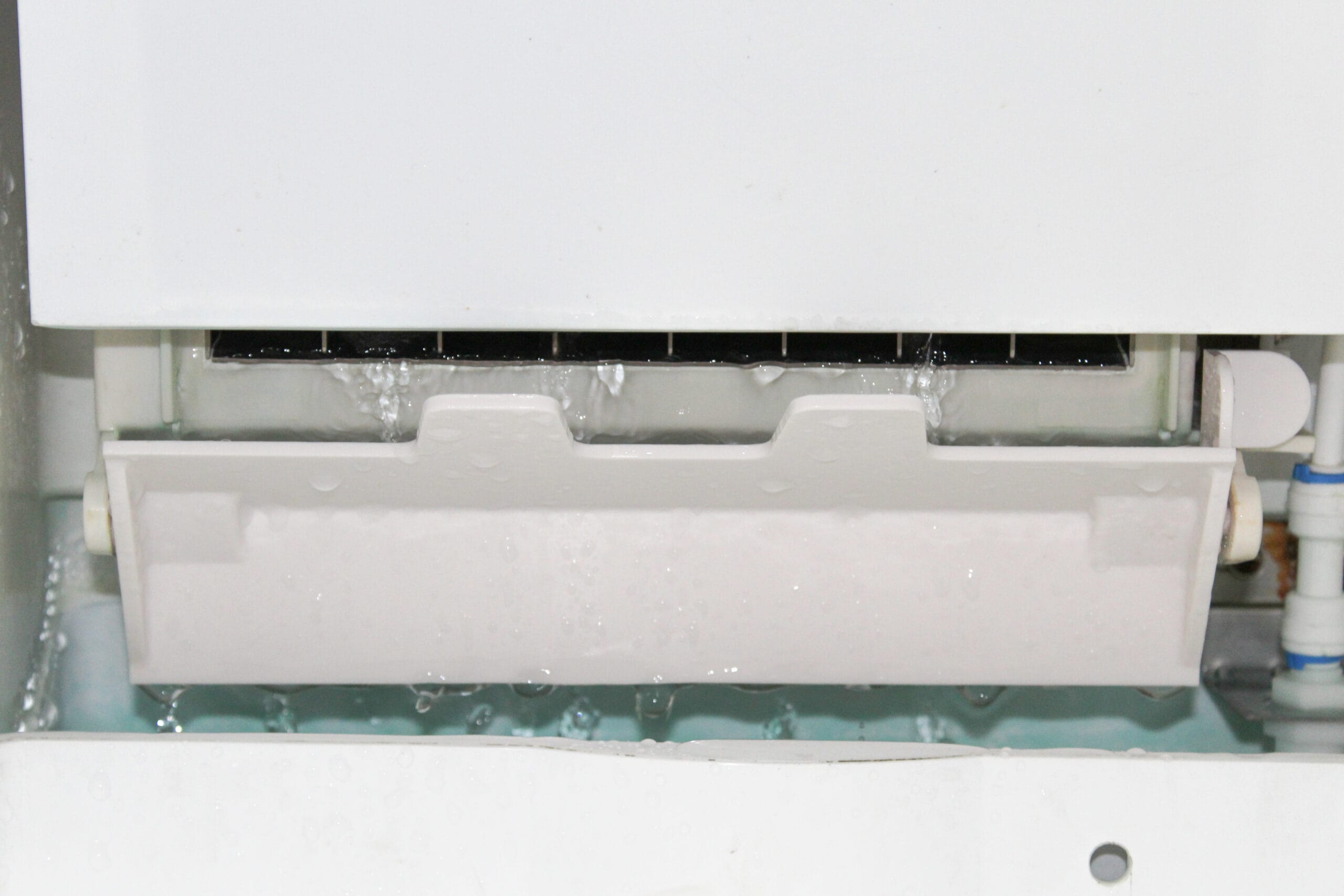 Silhouette 15" Wide Built-in Ice Maker in Stainless Steel - Image 6
