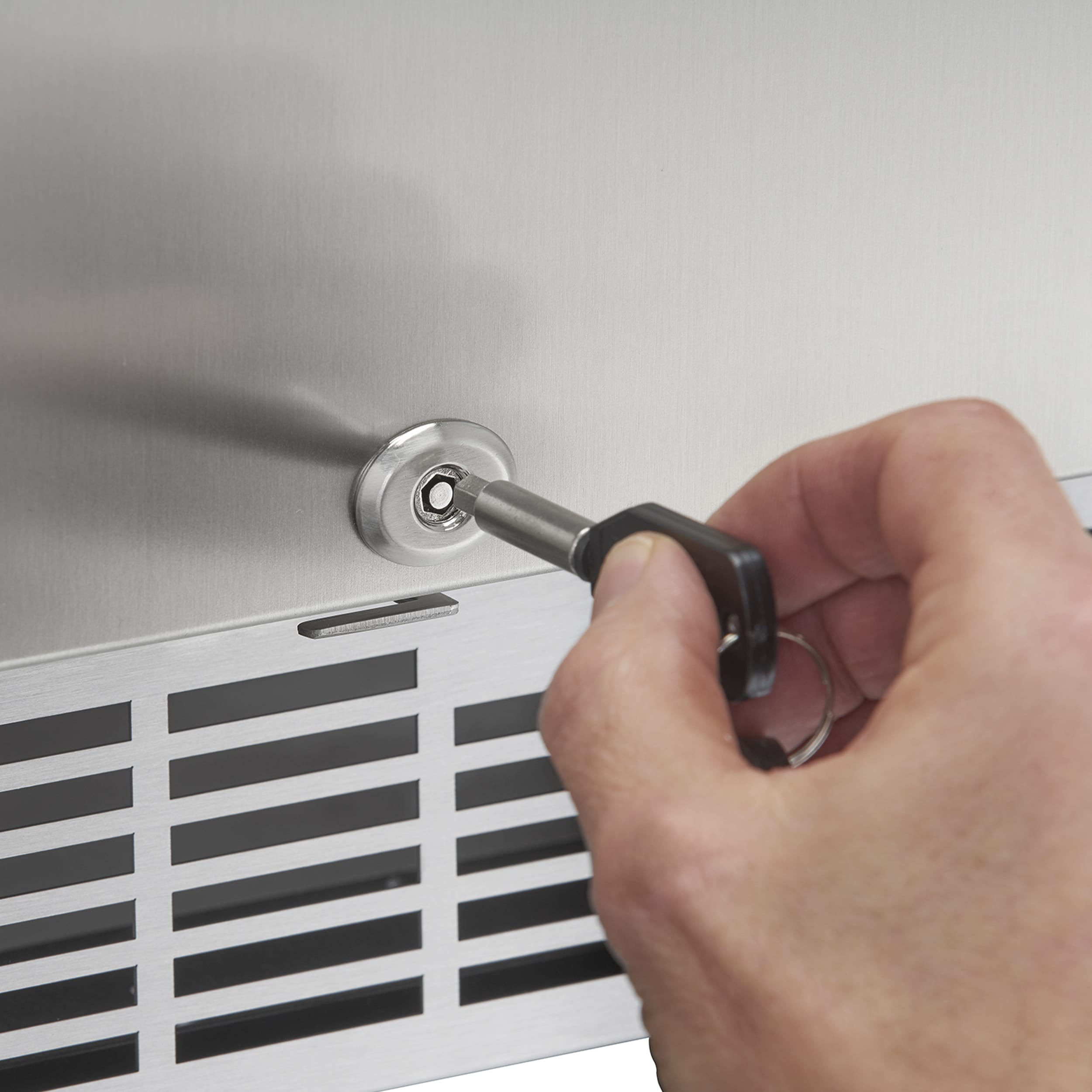 Silhouette Pro - 24" Outdoor Keg Cooler in Stainless Steel - Image 8