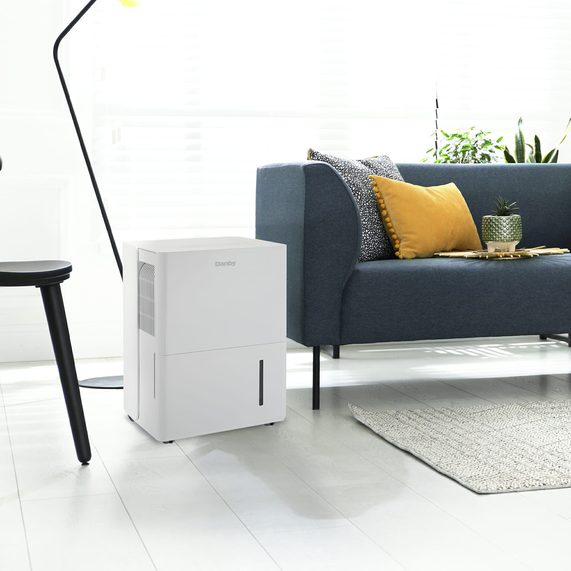 Danby 30 Pint Dehumidifier in White - Image 3