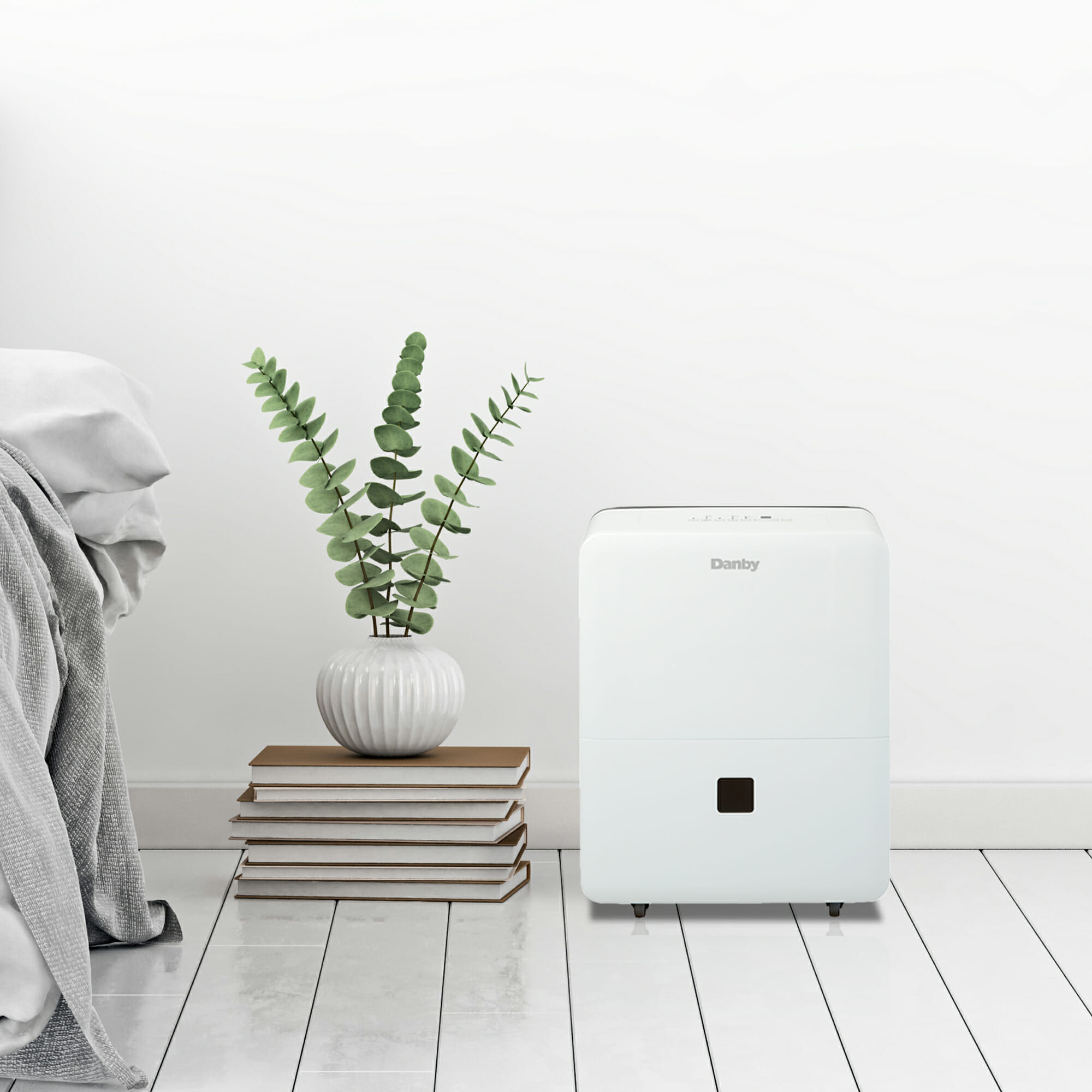 Danby 30 Pint Dehumidifier in White - Image 3