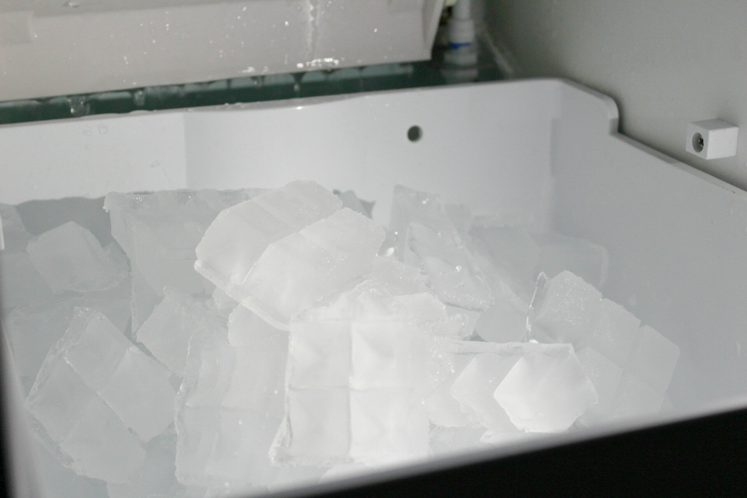 Silhouette 15" Wide Built-in Ice Maker in Stainless Steel - Image 5