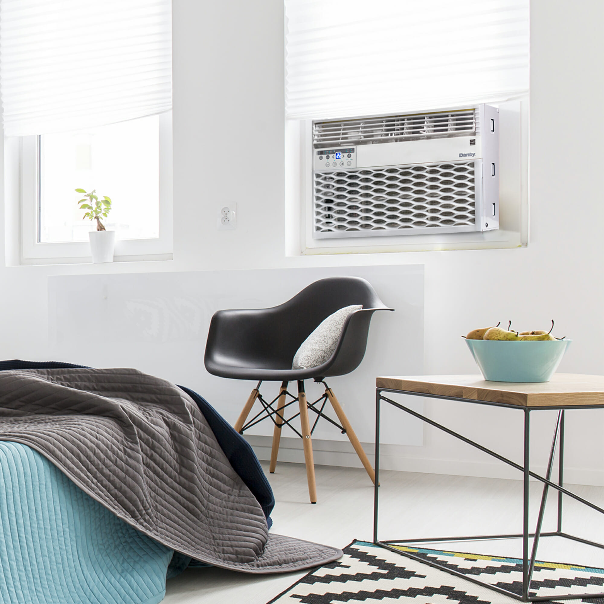 Danby 12000 BTU Window AC in White - Image 7