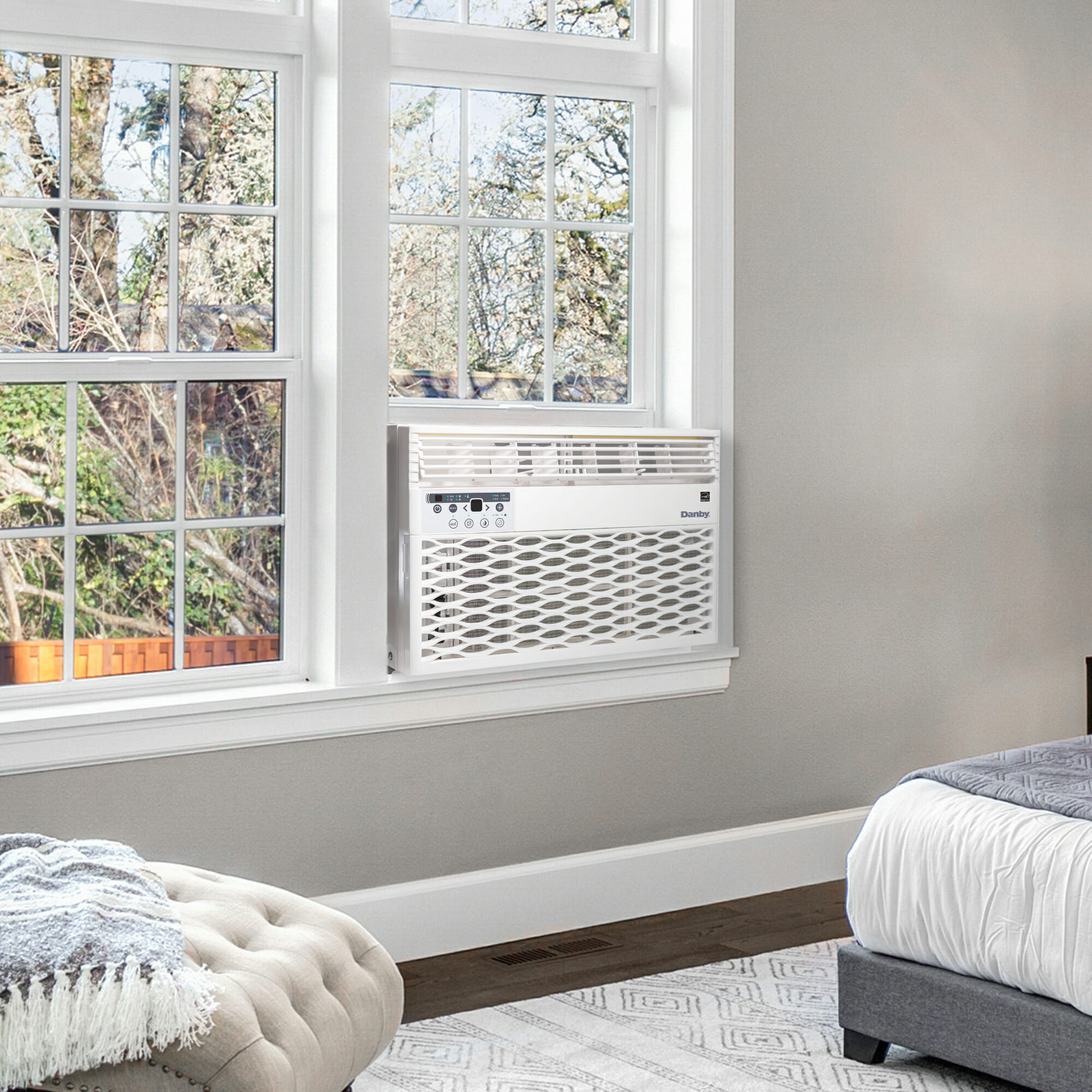 Danby 12000 BTU Window AC in White - Image 8