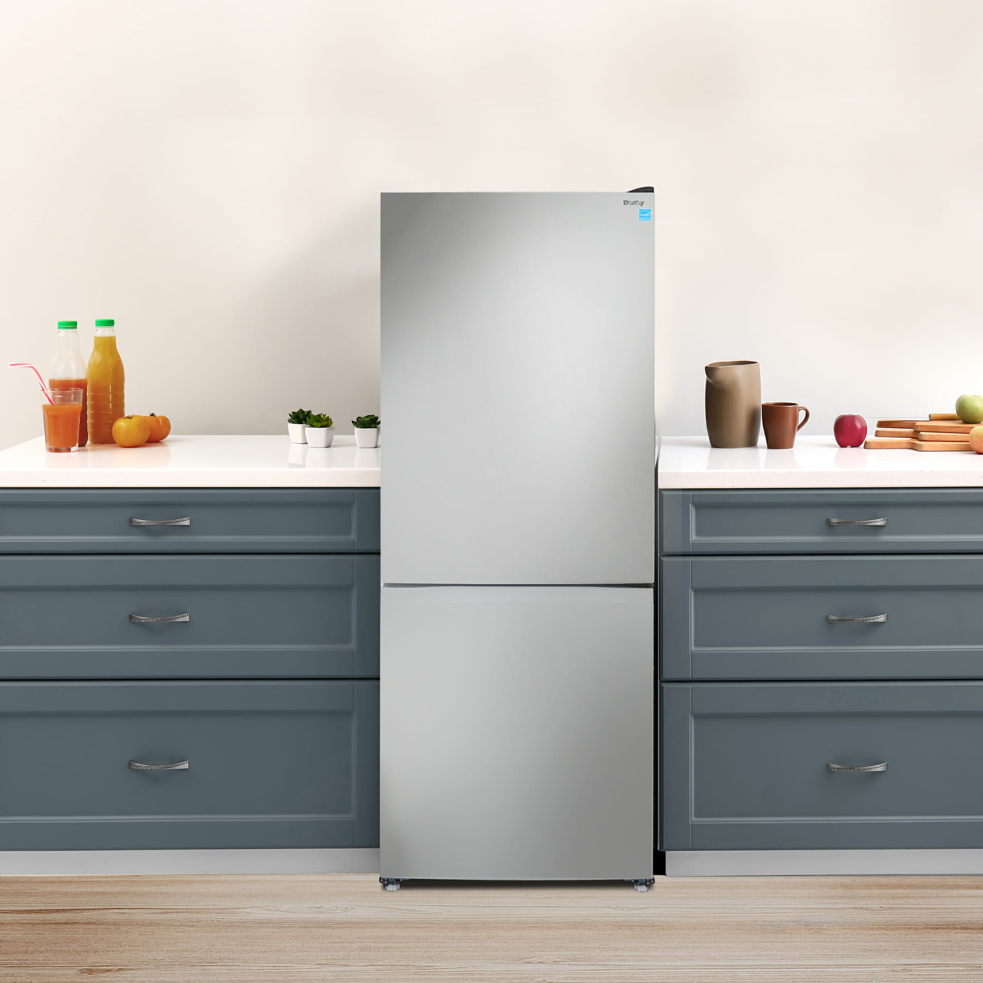 Danby 10 cu. ft. Bottom Mount Apartment Size Fridge in Stainless Steel - Image 9