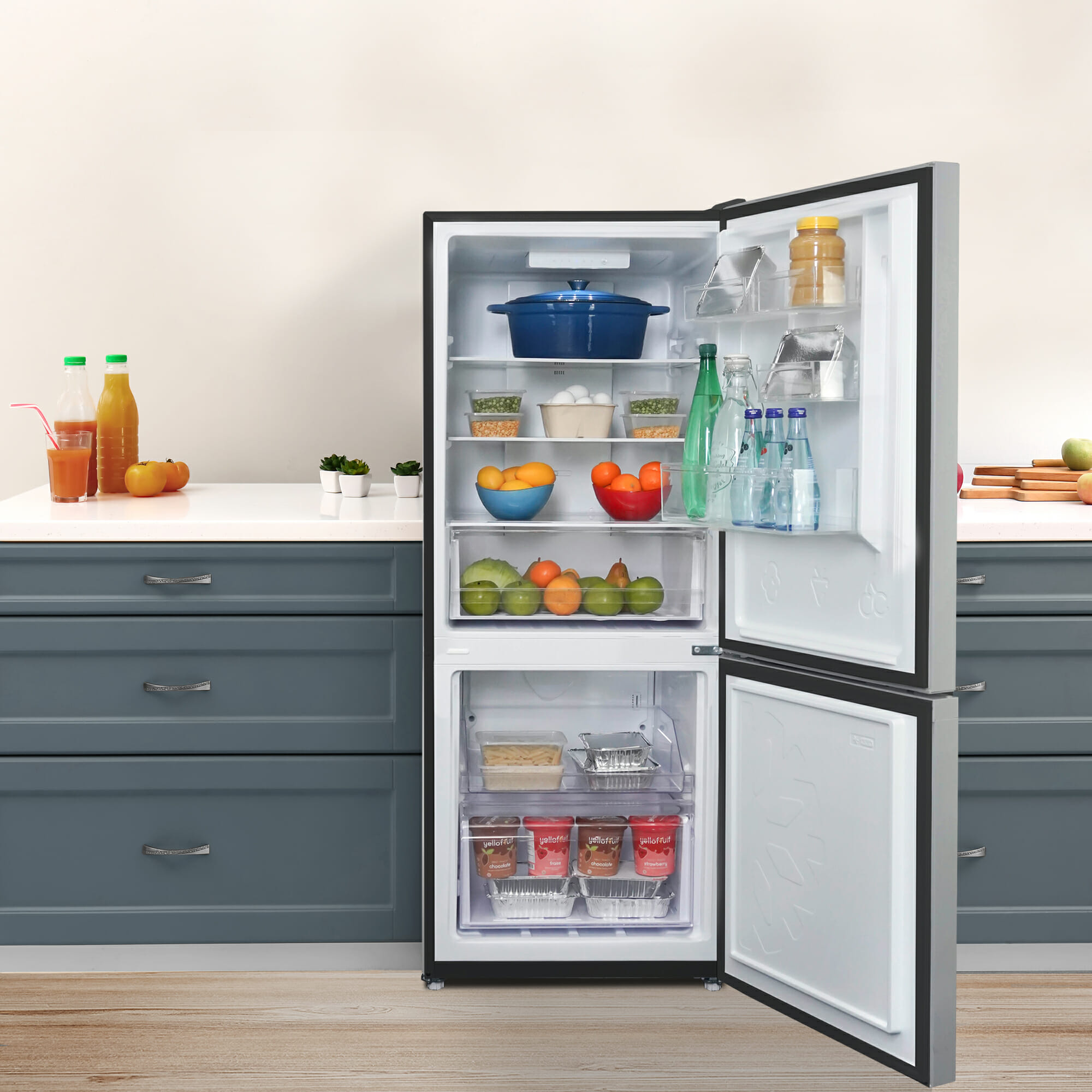 Danby 10 cu. ft. Bottom Mount Apartment Size Fridge in Stainless Steel - Image 10