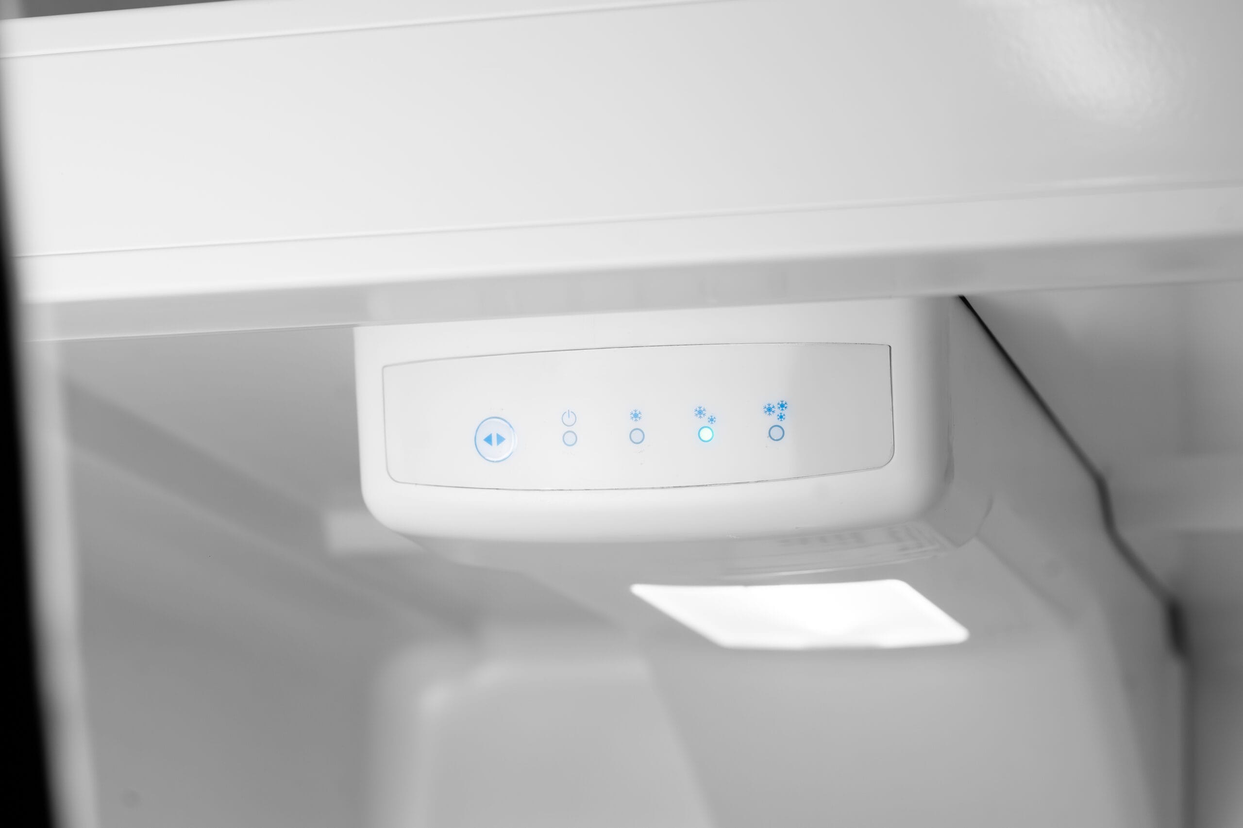 MicroFridge 10.1 cu. ft. Combination Unit in Black - Image 7