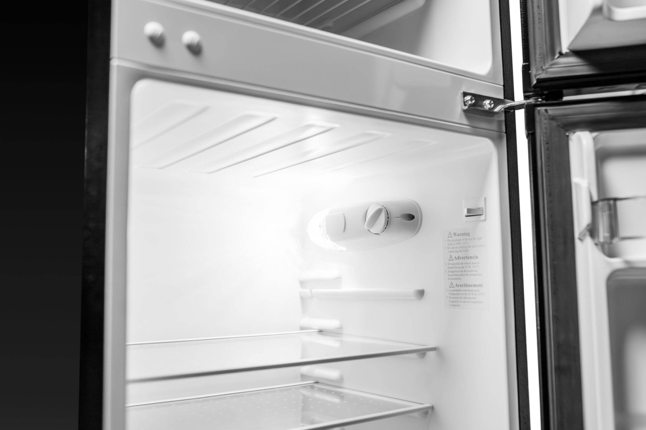 MicroFridge 4.5 cu. ft. Combination Unit in Black - Image 7