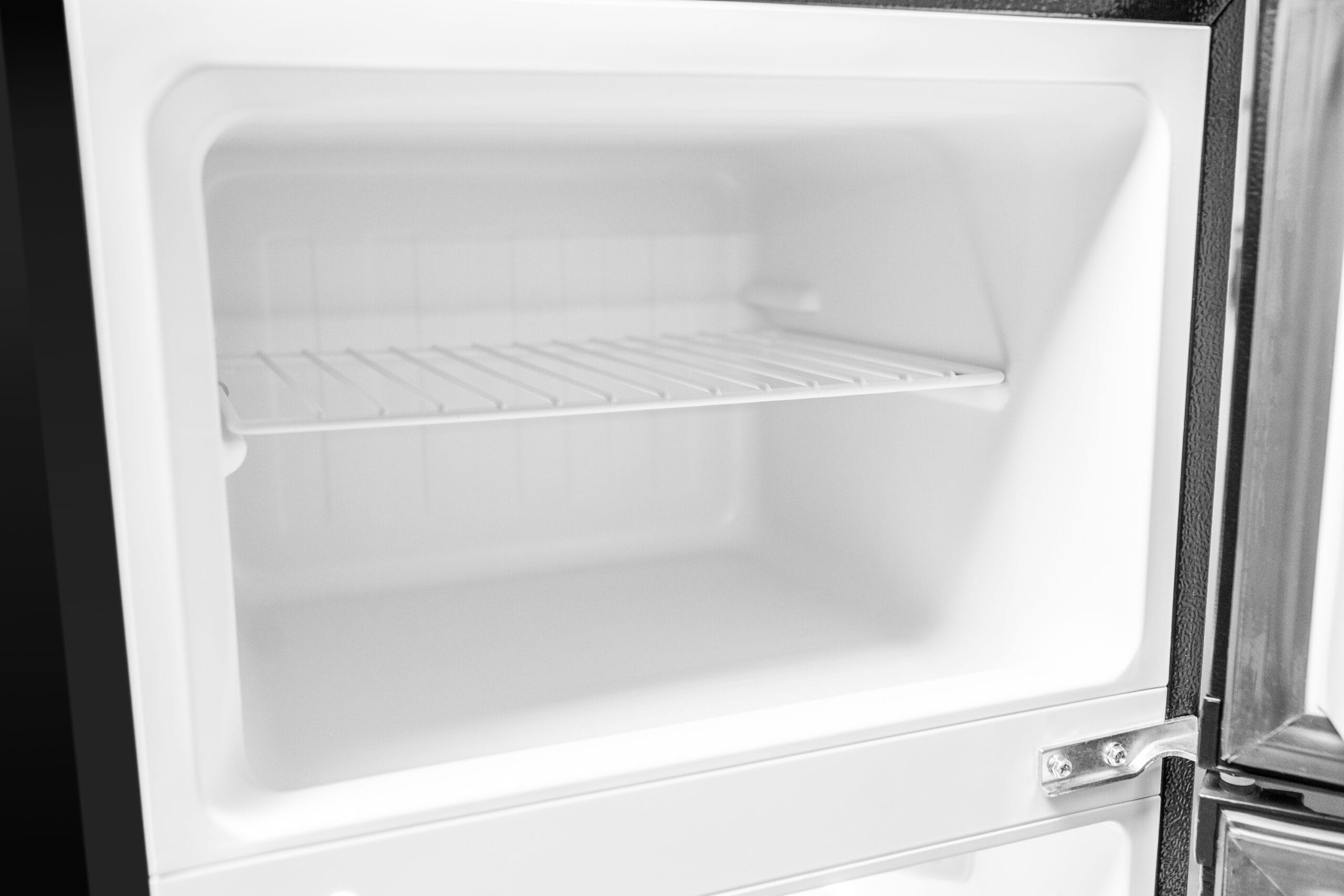 MicroFridge 4.5 cu. ft. Combination Unit in Black - Image 11