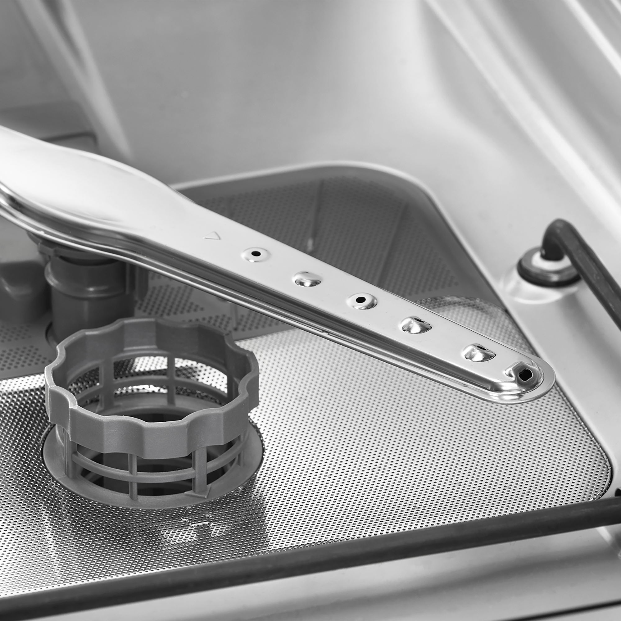 Danby 18" Wide Built-in Dishwasher in White - Image 8