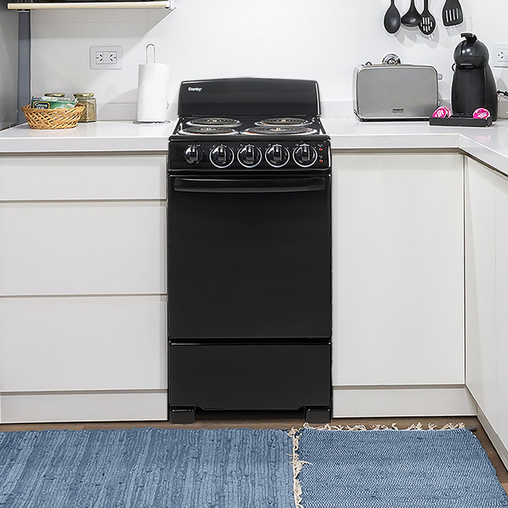Danby 20" Wide Electric Range in Black - Image 5